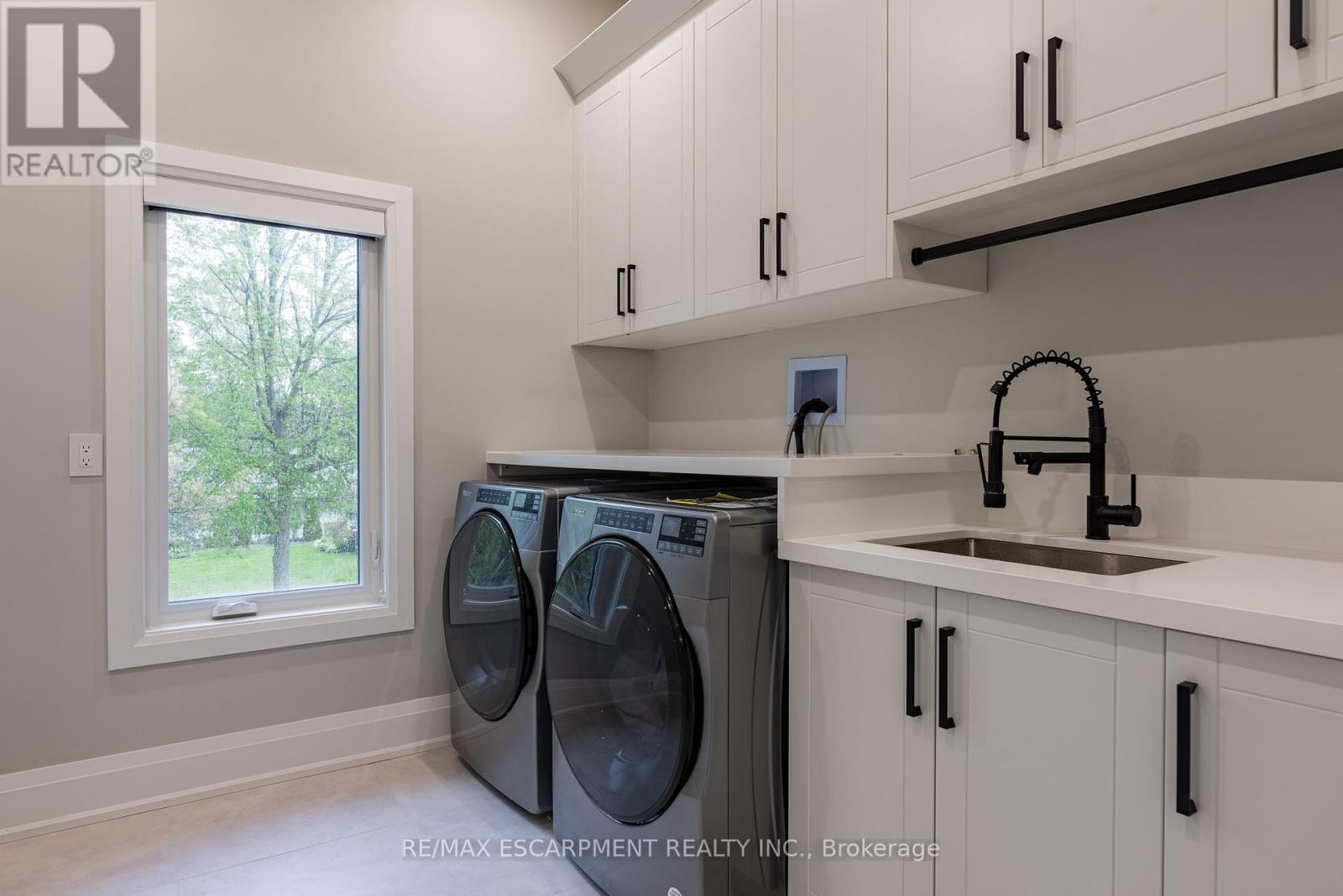 Photo 34 of 2110 Stonehouse Crescent, Mississauga ON