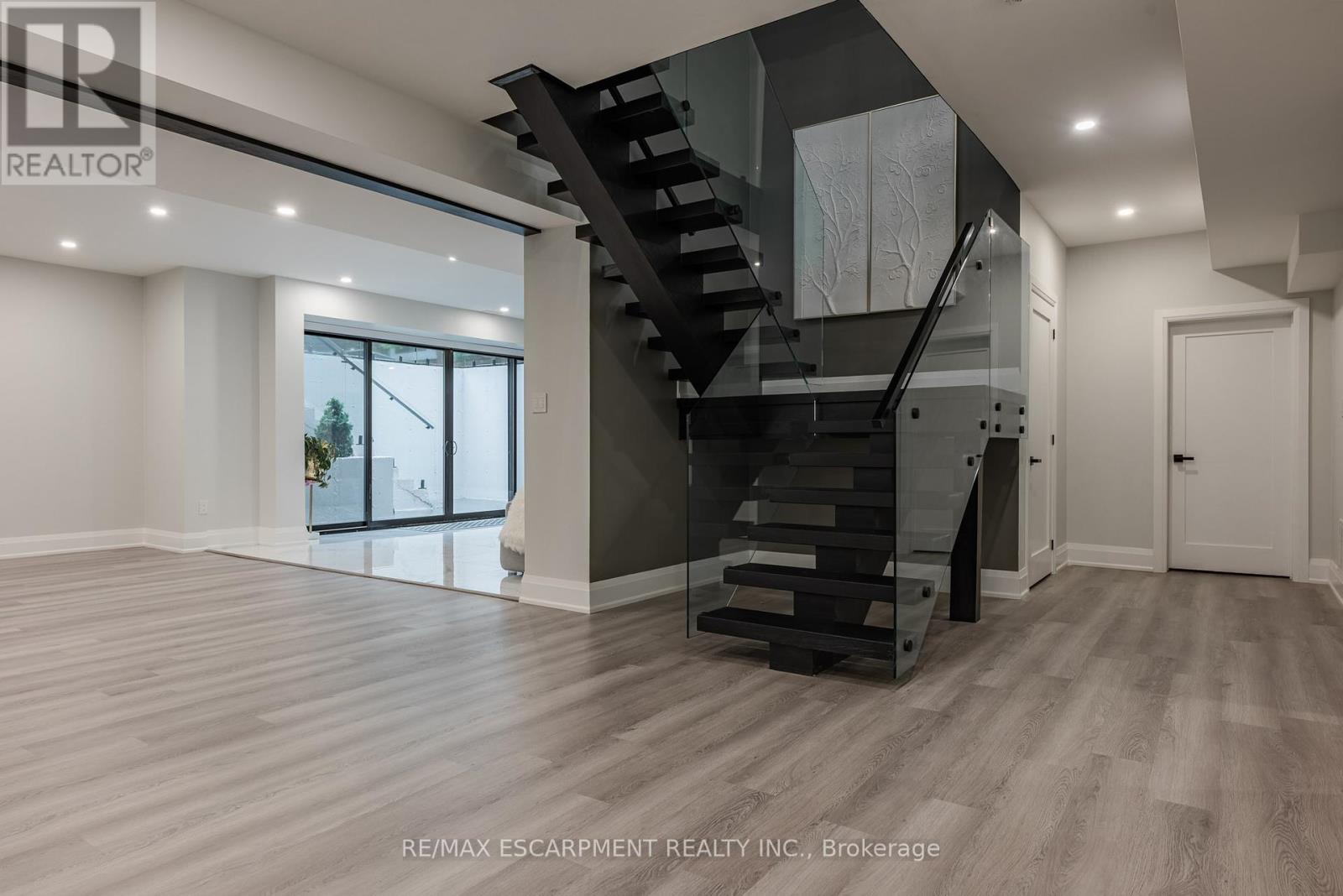 Photo 35 of 2110 Stonehouse Crescent, Mississauga ON