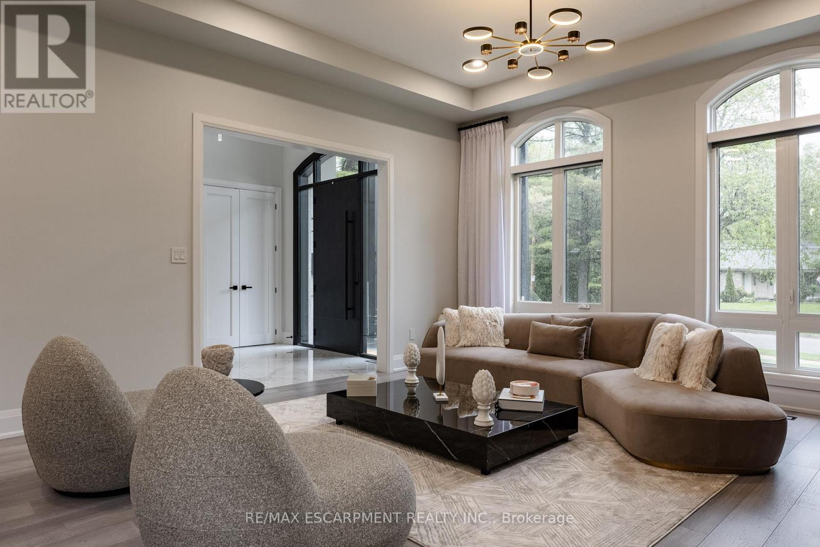 Photo 8 of 2110 Stonehouse Crescent, Mississauga ON