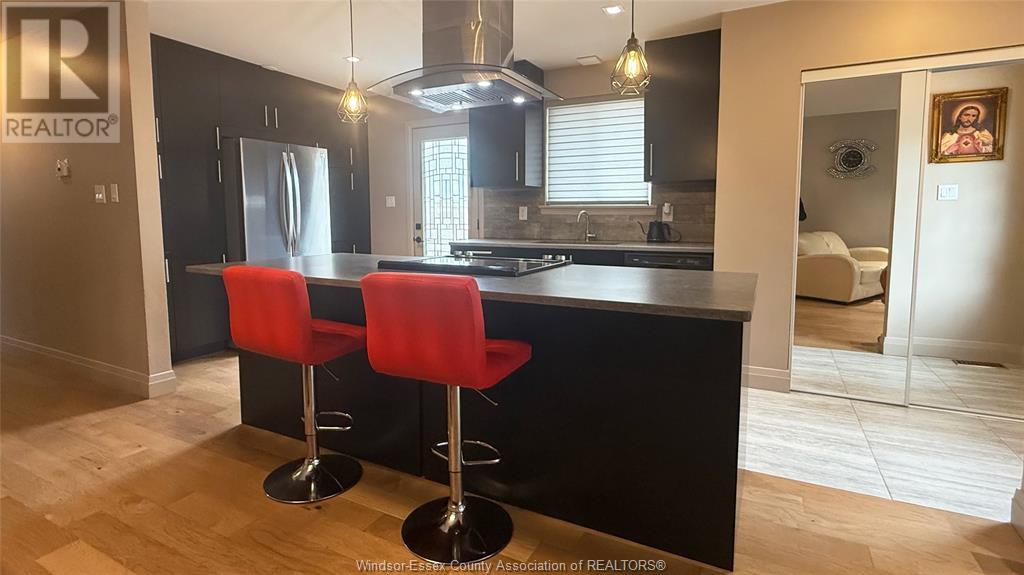 Photo 9 of 9793 Lynngrove, Windsor ON