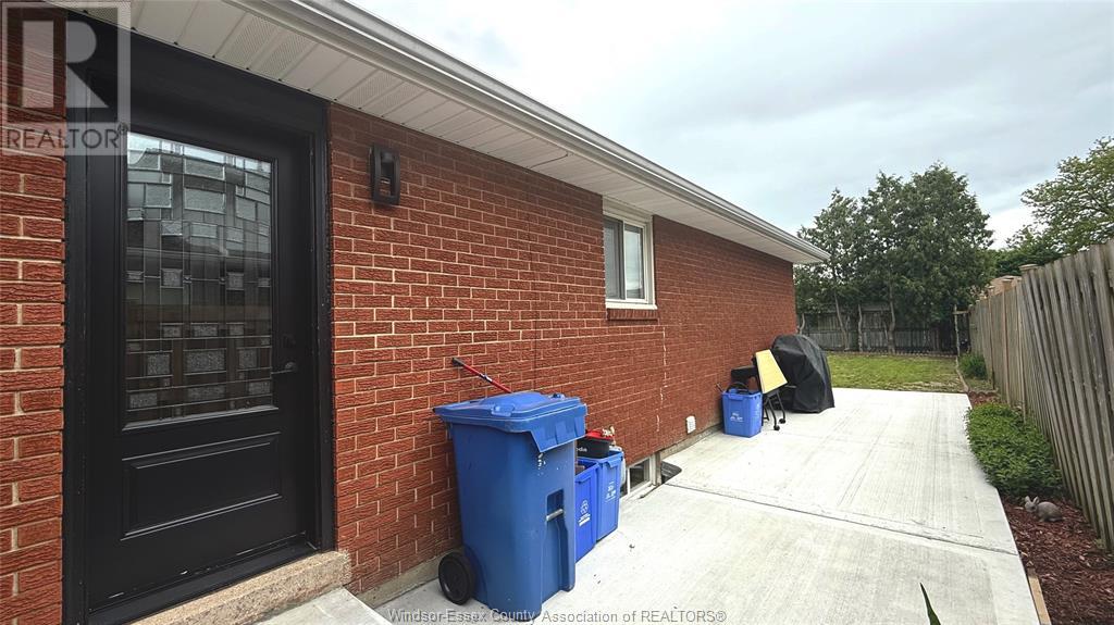Photo 40 of 9793 Lynngrove, Windsor ON