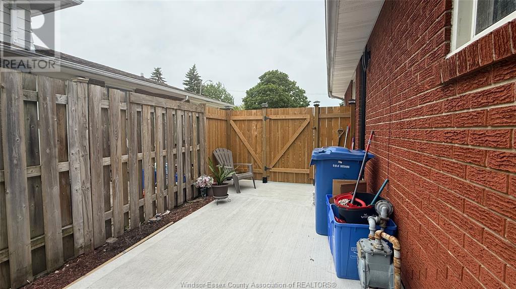 Photo 42 of 9793 Lynngrove, Windsor ON