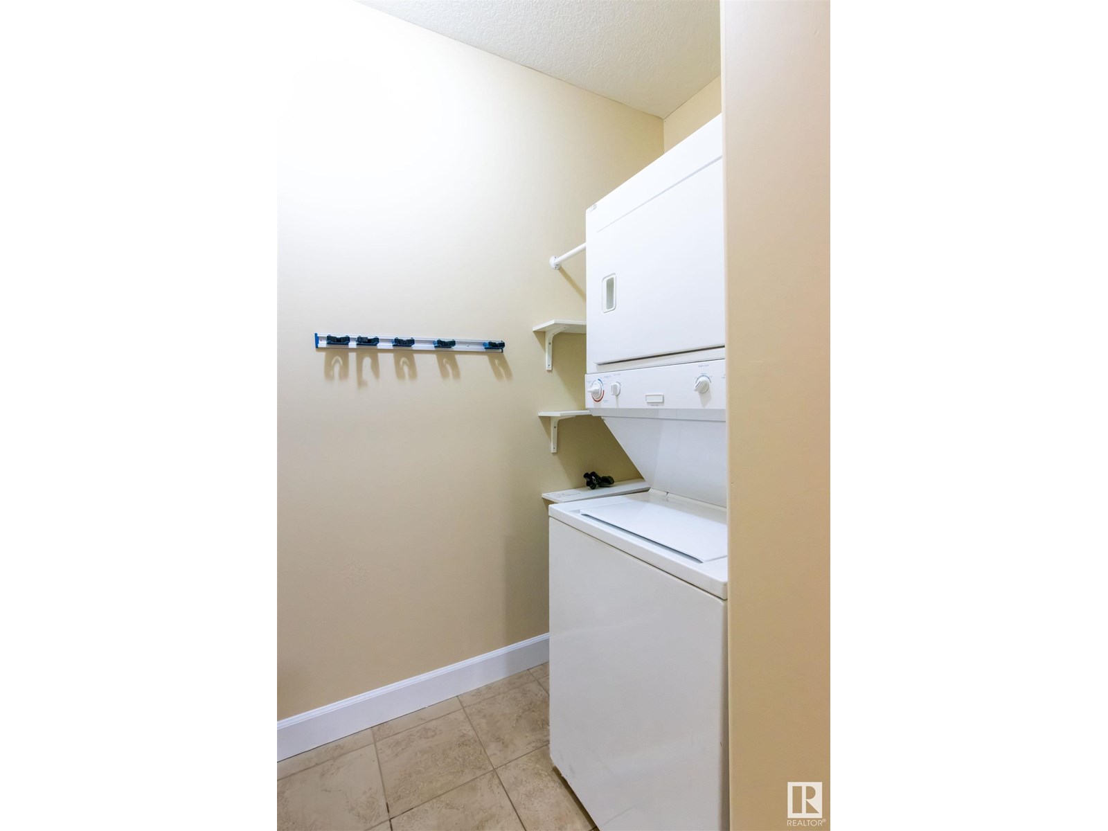Photo 6 of 9217 92 St Nw, Edmonton AB