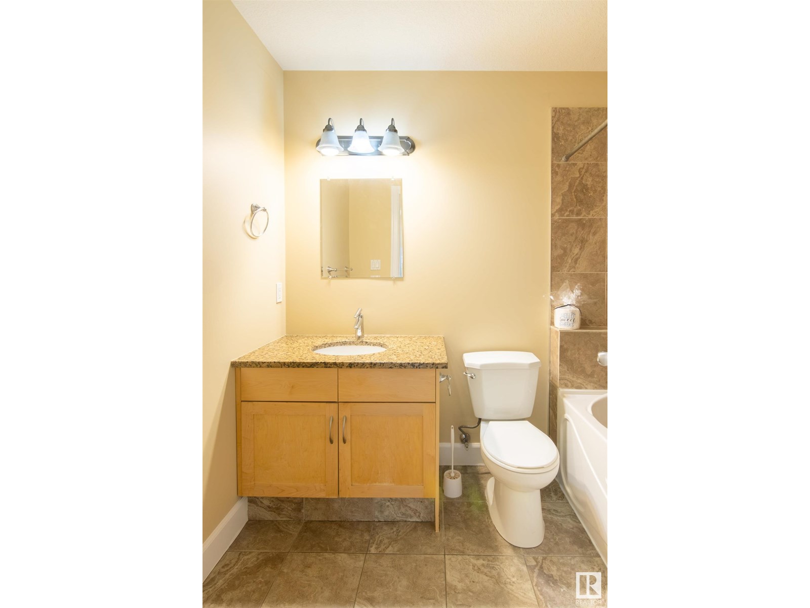 Photo 23 of 9217 92 St Nw, Edmonton AB