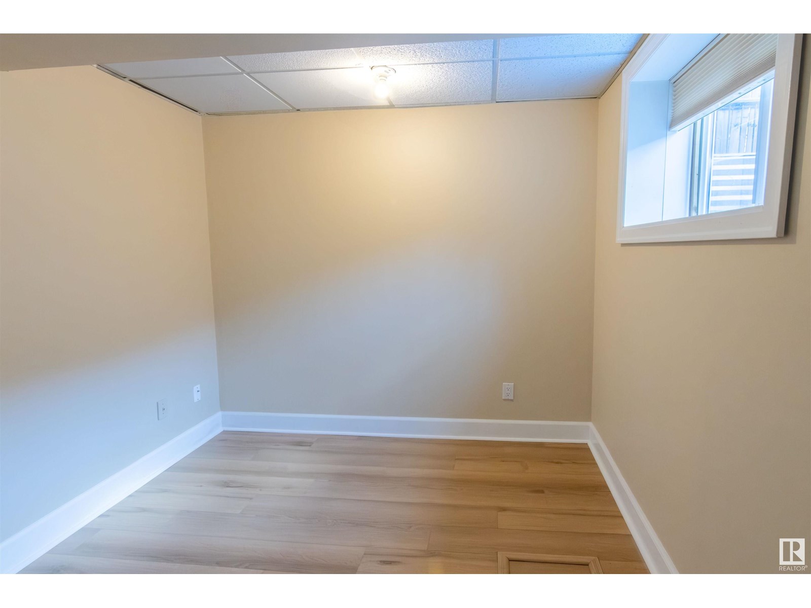 Photo 33 of 9217 92 St Nw, Edmonton AB