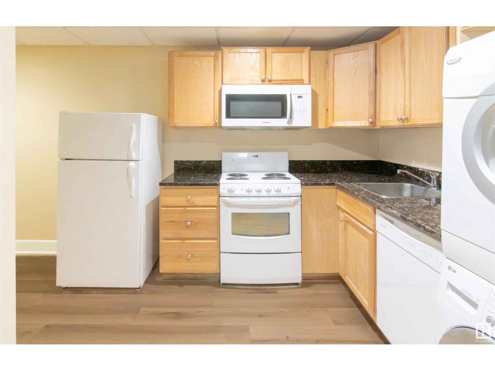 Photo 29 of 9217 92 St Nw, Edmonton AB