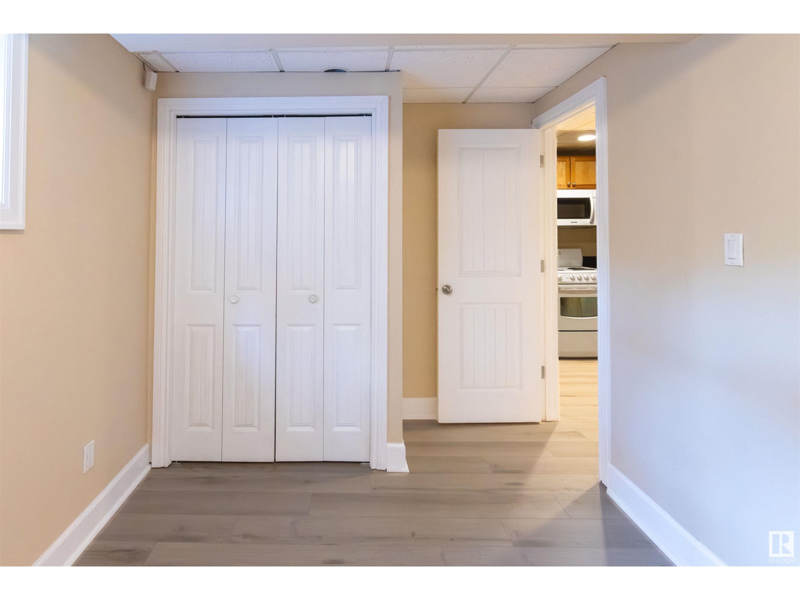 Photo 34 of 9217 92 St Nw, Edmonton AB