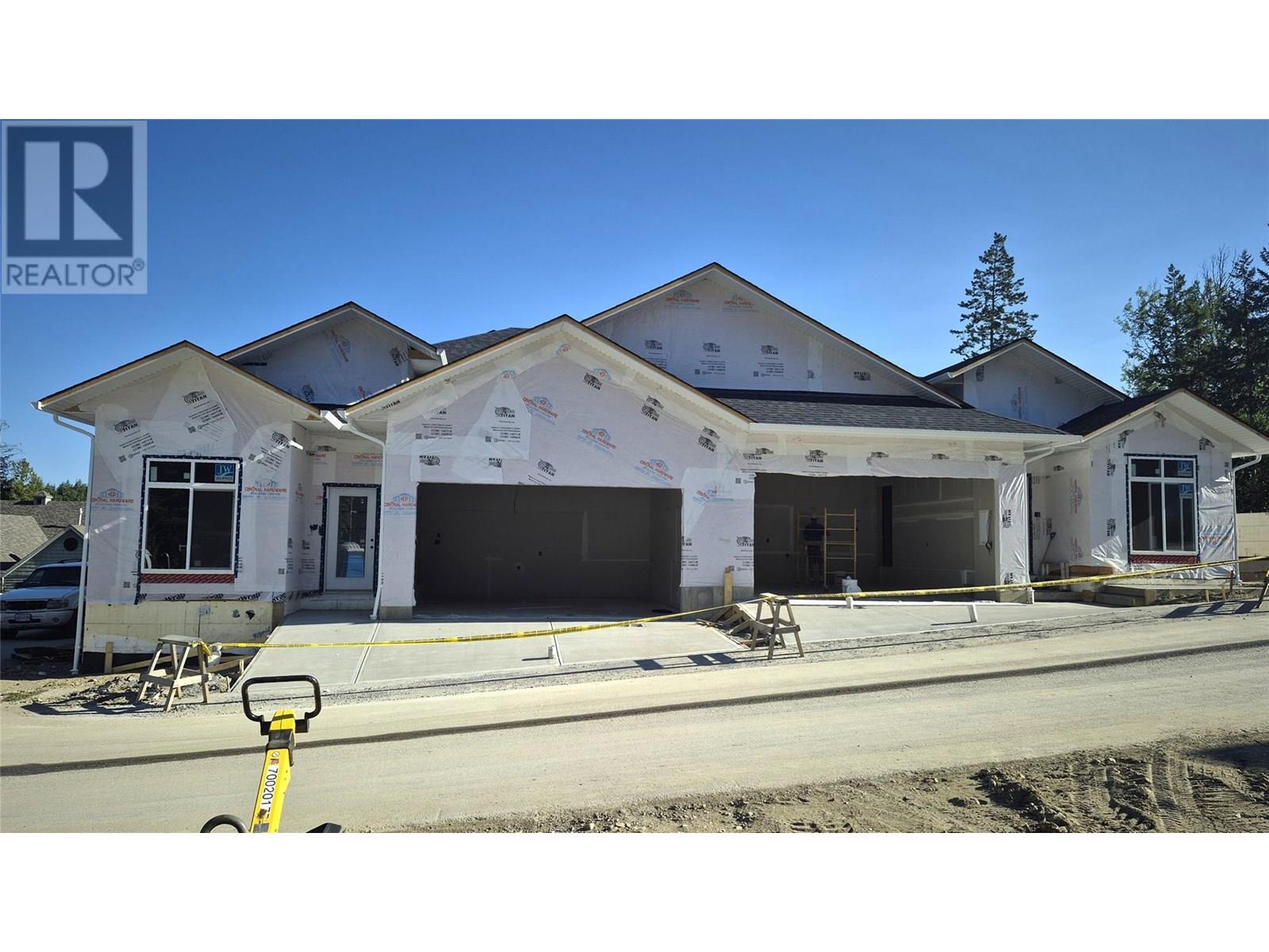 5 231 20 Street Northeast, Salmon Arm
