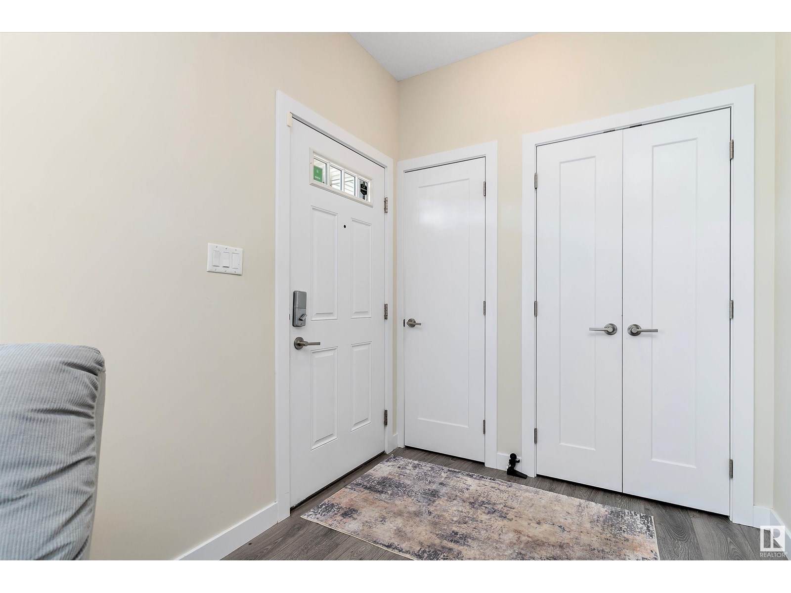 Photo 3 of 3817 Weidle Cr Sw, Edmonton AB