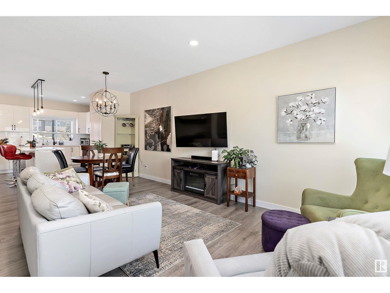Photo 4 of 3817 Weidle Cr Sw, Edmonton AB