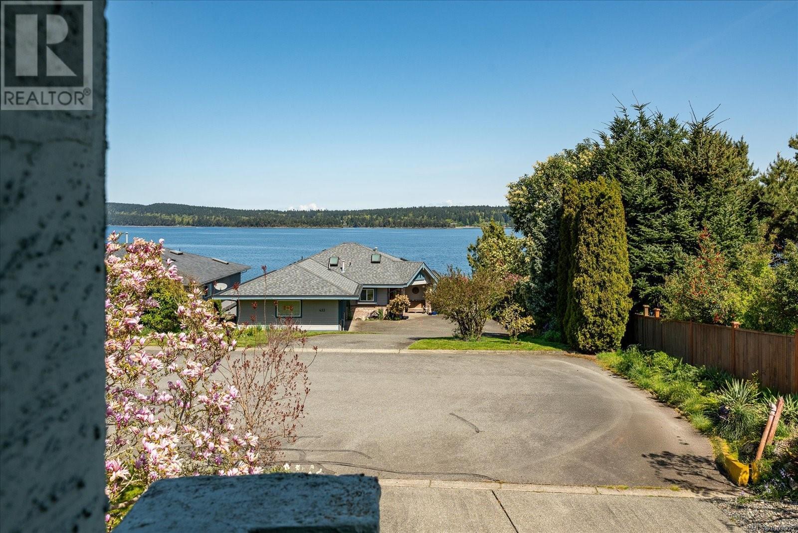 432 Blair Pl, Ladysmith