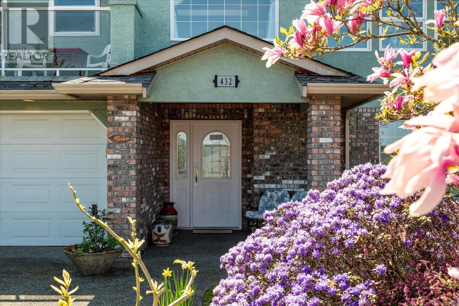 432 Blair Pl, Ladysmith