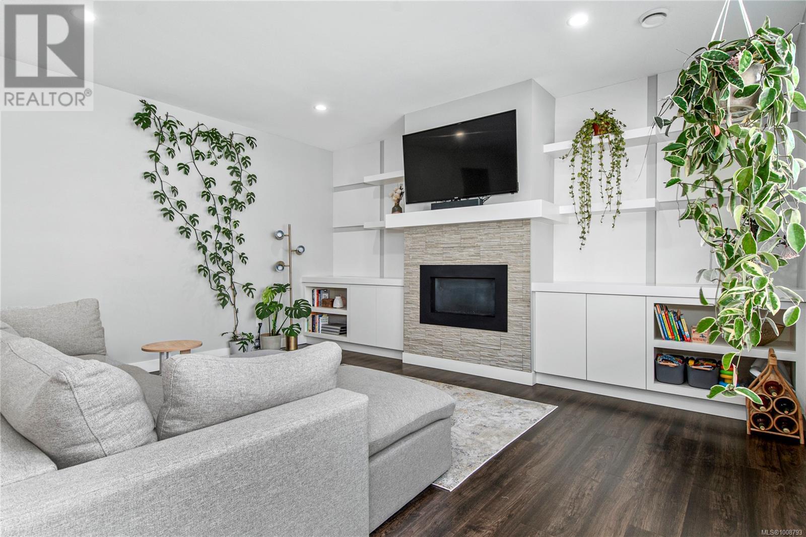 Photo 6 of 2 1580 Glen Eagle Dr, Campbell River BC