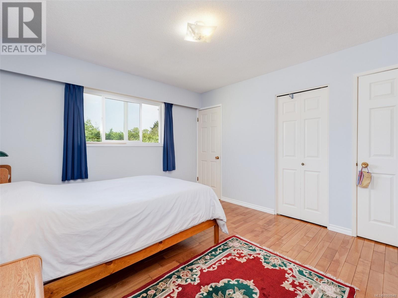 Photo 11 of 1629 Longacre Dr, Saanich BC