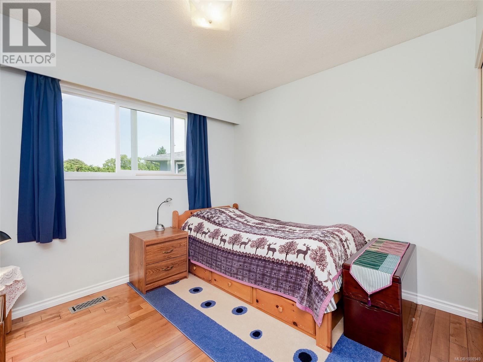 Photo 16 of 1629 Longacre Dr, Saanich BC