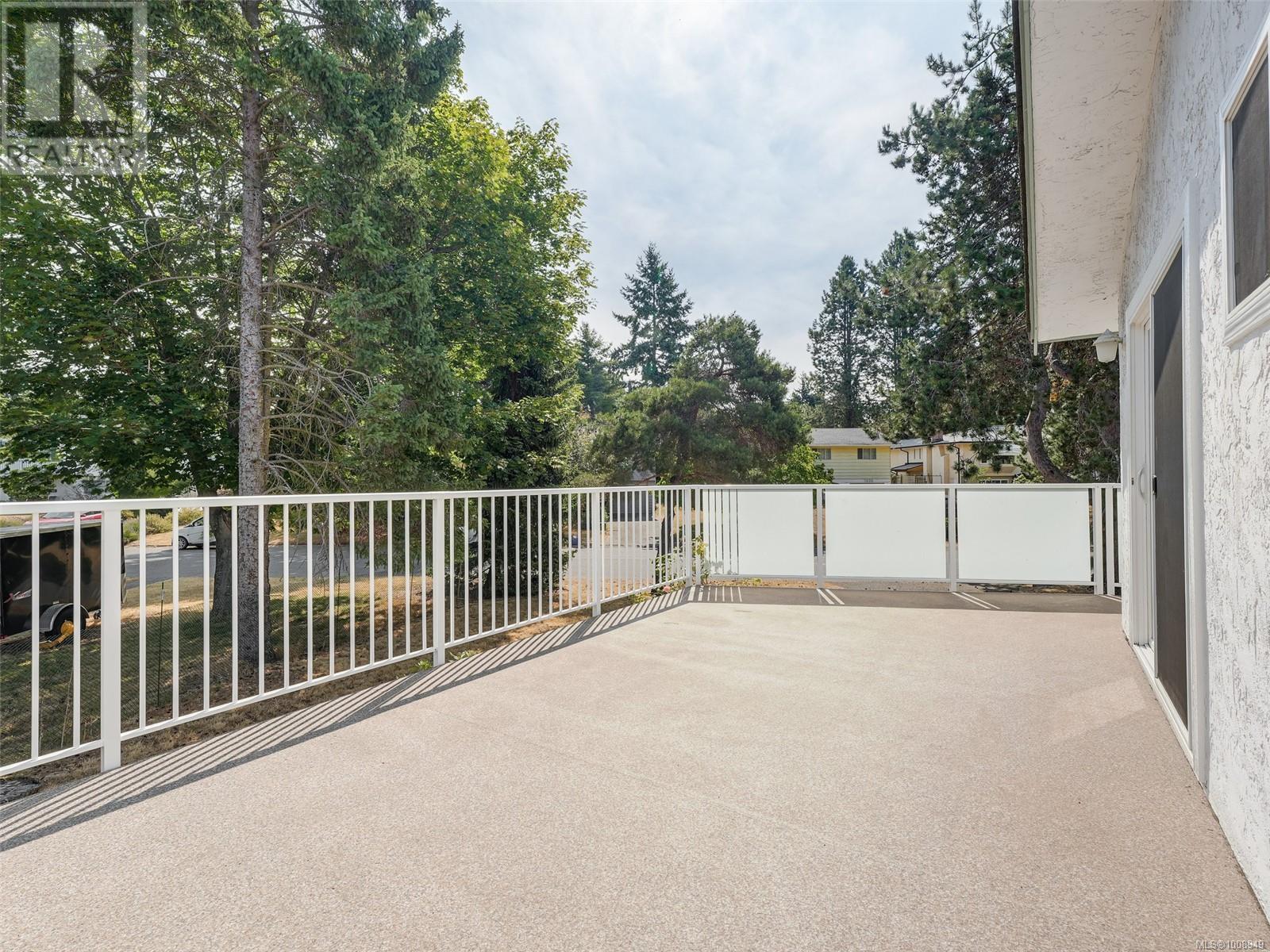 Photo 26 of 1629 Longacre Dr, Saanich BC