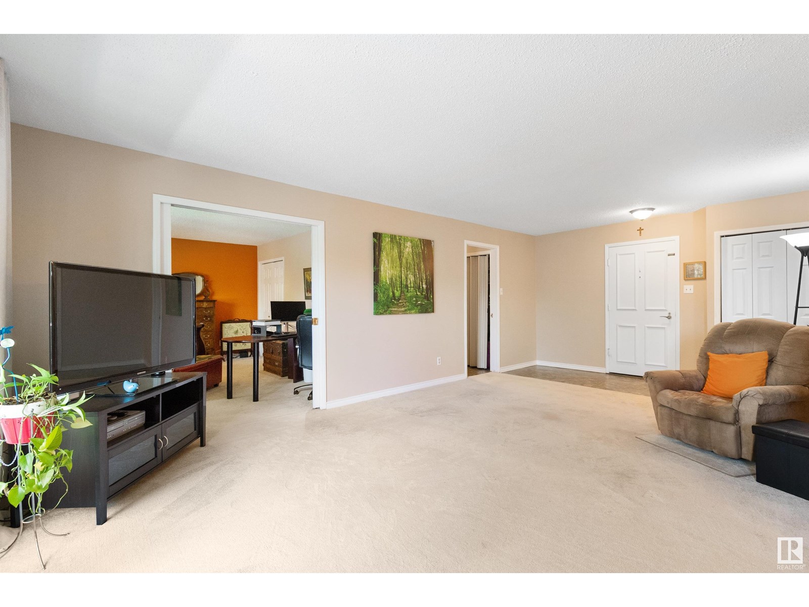 Photo 11 of 308 14810 51 Ave Nw, Edmonton AB