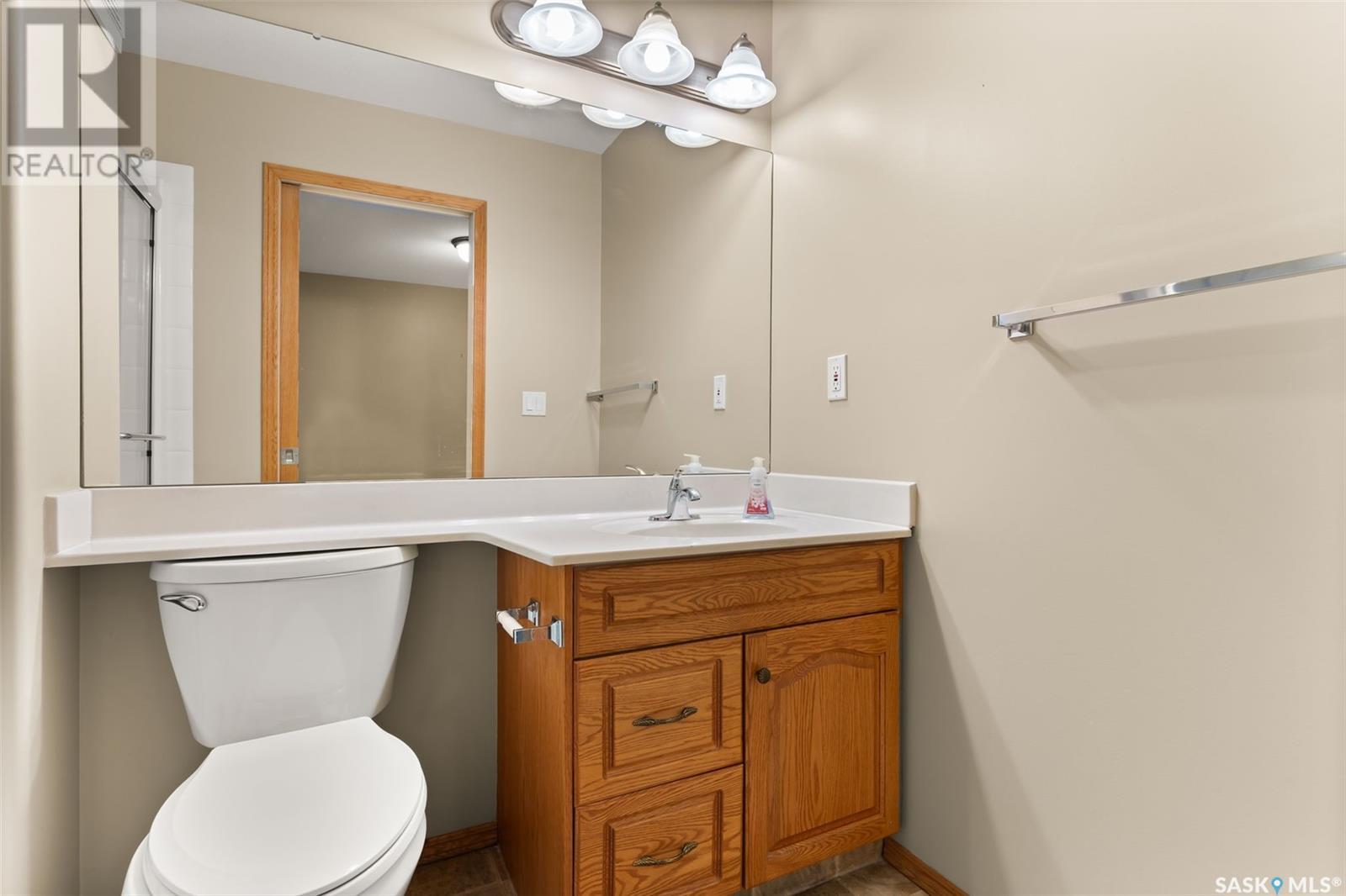 Photo 20 of 105 4525 Marigold Drive, Regina SK