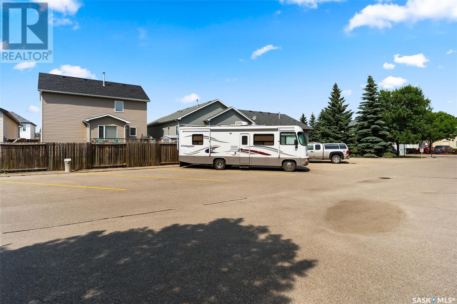 Photo 9 of 105 4525 Marigold Drive, Regina SK