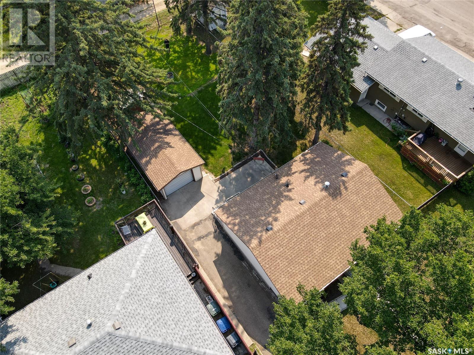 Photo 6 of 450 V Avenue S, Saskatoon SK