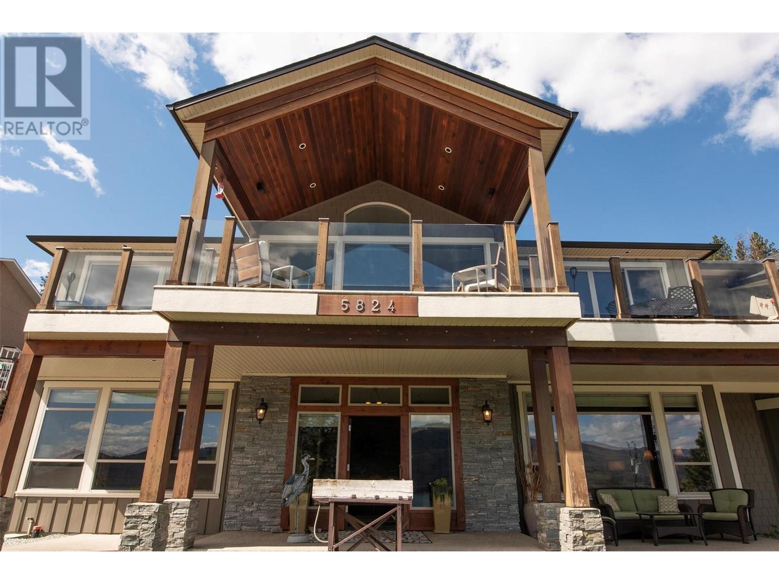 5824 Columbia Avenue, Peachland