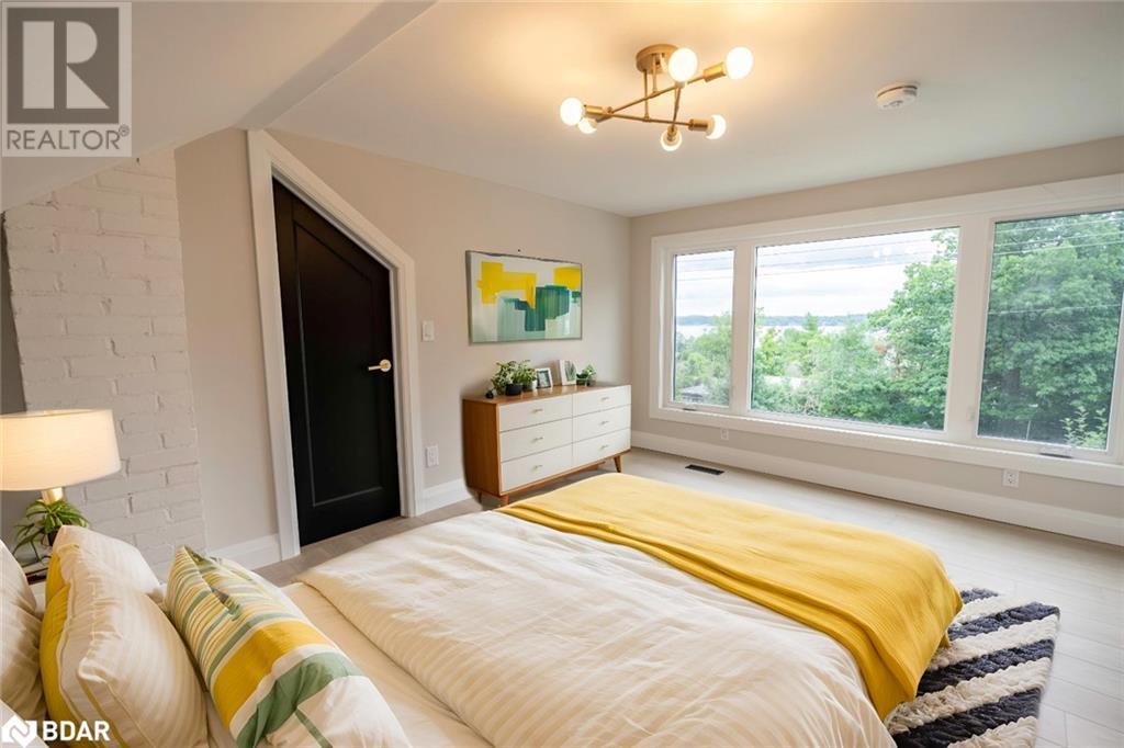 Photo 11 of 425 Codrington Street, Barrie ON
