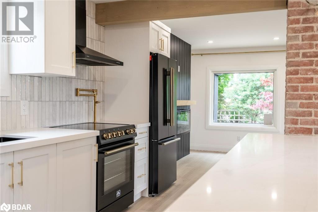 Photo 6 of 425 Codrington Street, Barrie ON