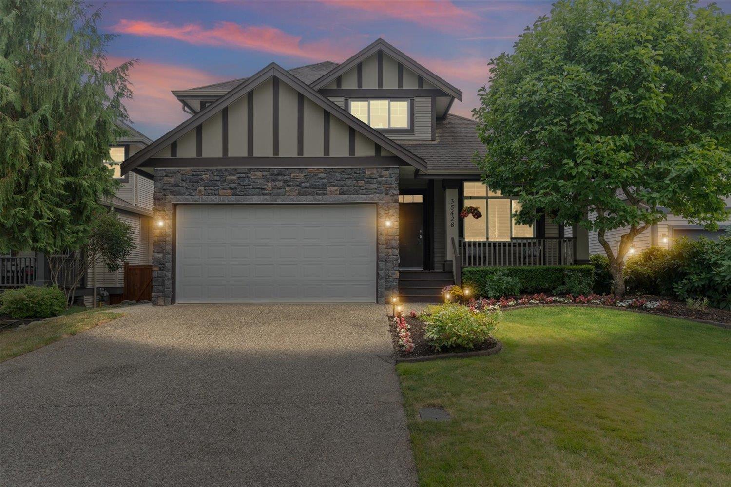 Photo 2 of 35428 Nakiska Court, Abbotsford BC