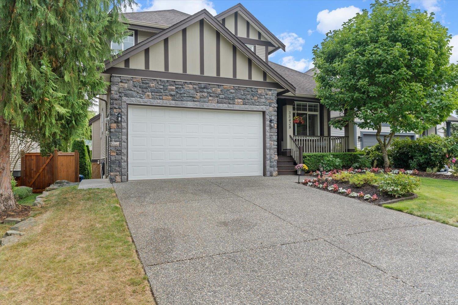 Photo 3 of 35428 Nakiska Court, Abbotsford BC