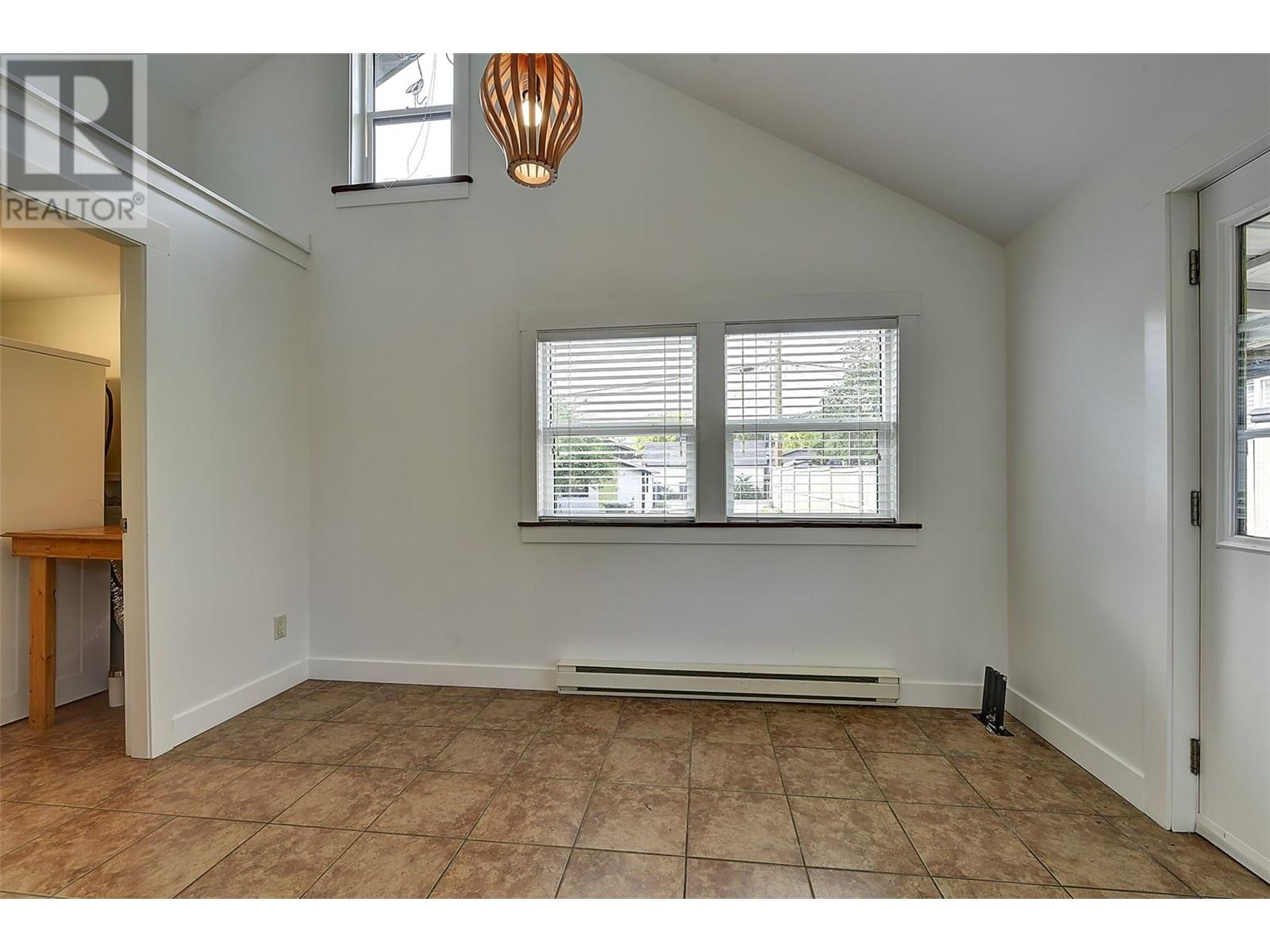 Photo 31 of 928 Fuller Avenue, Kelowna BC