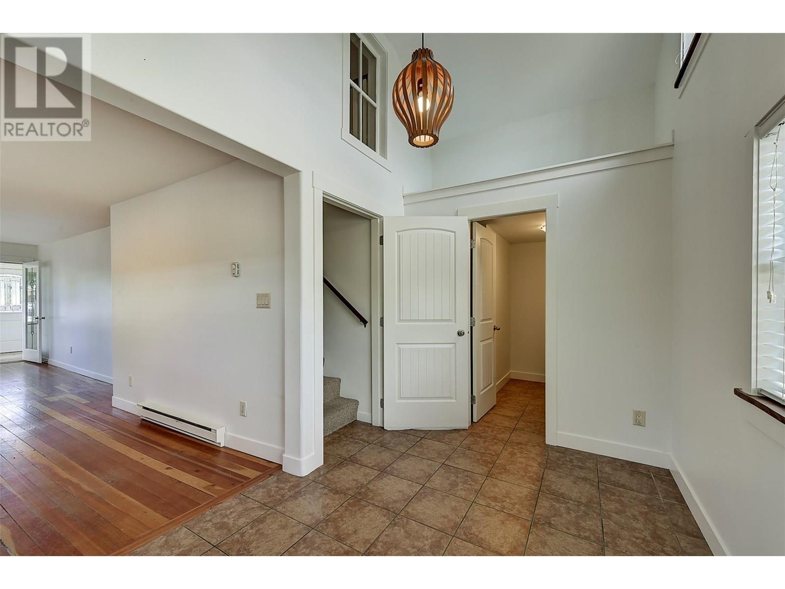 Photo 14 of 928 Fuller Avenue, Kelowna BC