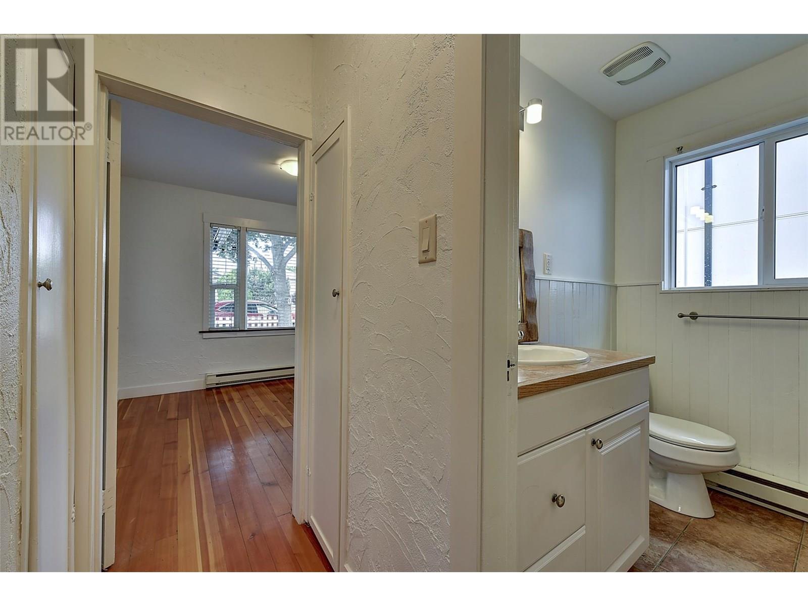 Photo 17 of 928 Fuller Avenue, Kelowna BC