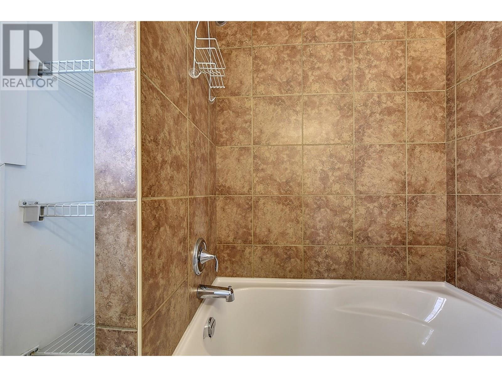 Photo 19 of 928 Fuller Avenue, Kelowna BC