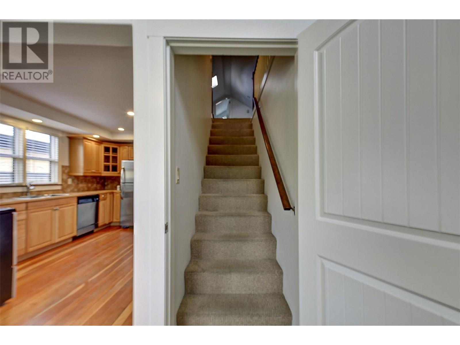 Photo 9 of 928 Fuller Avenue, Kelowna BC