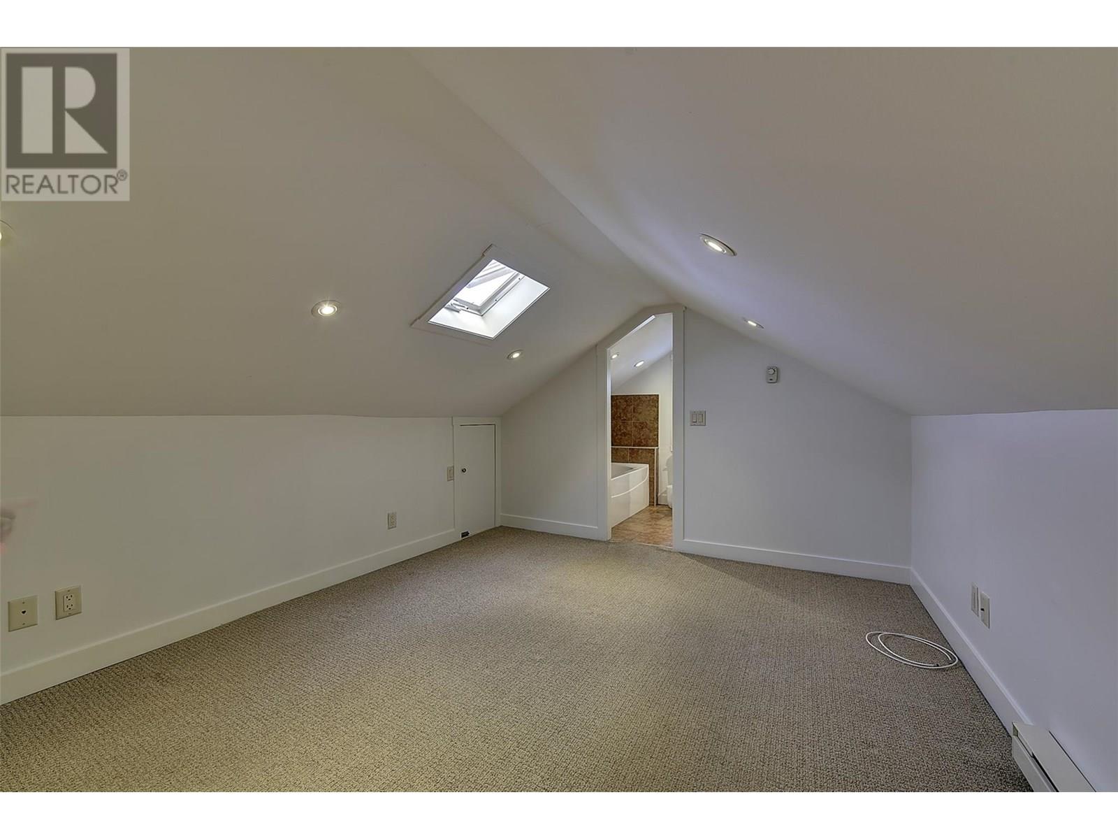 Photo 32 of 928 Fuller Avenue, Kelowna BC