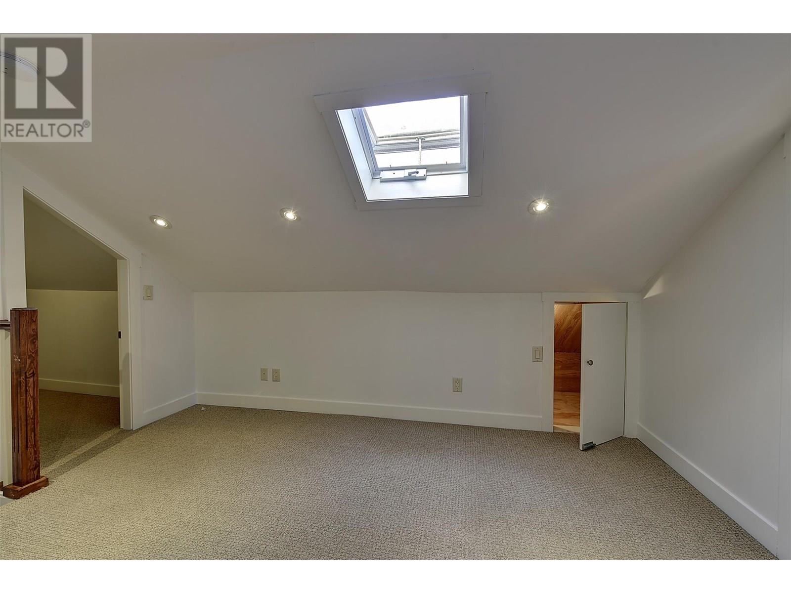Photo 12 of 928 Fuller Avenue, Kelowna BC