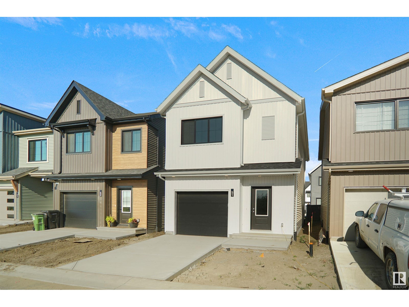 Photo 2 of 51 19904 31 Av Nw, Edmonton AB