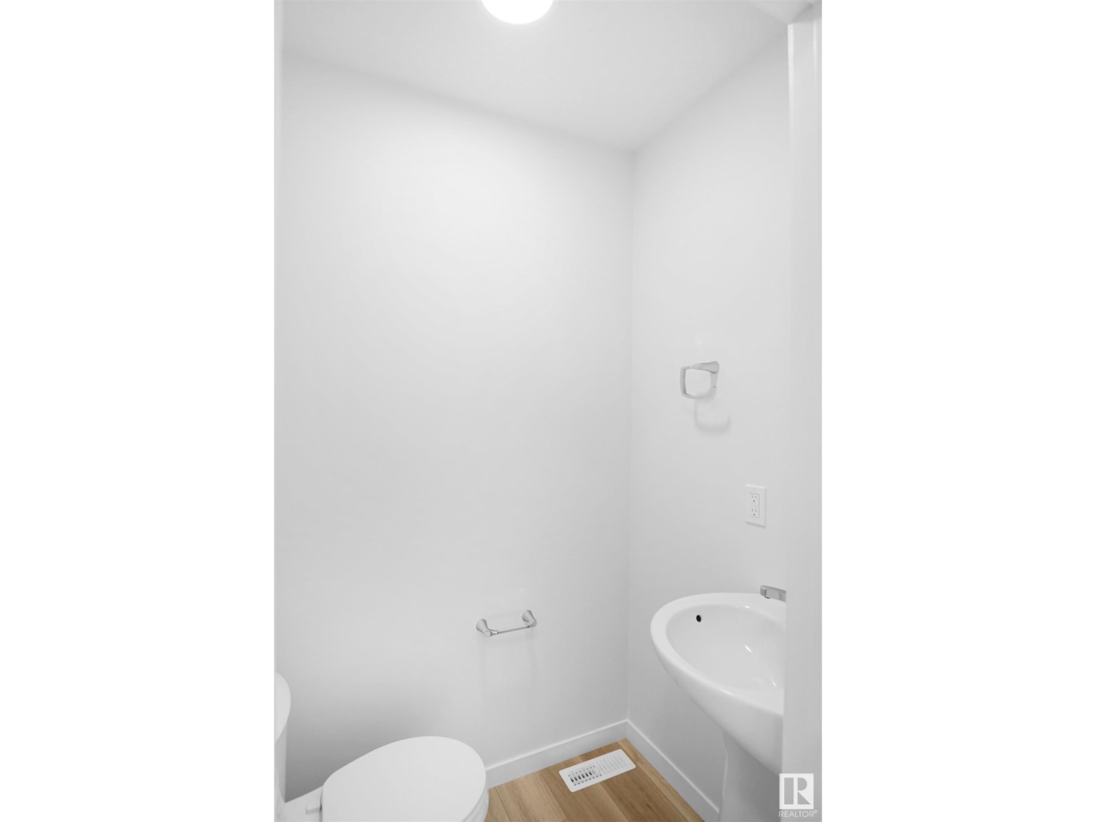 Photo 14 of 51 19904 31 Av Nw, Edmonton AB