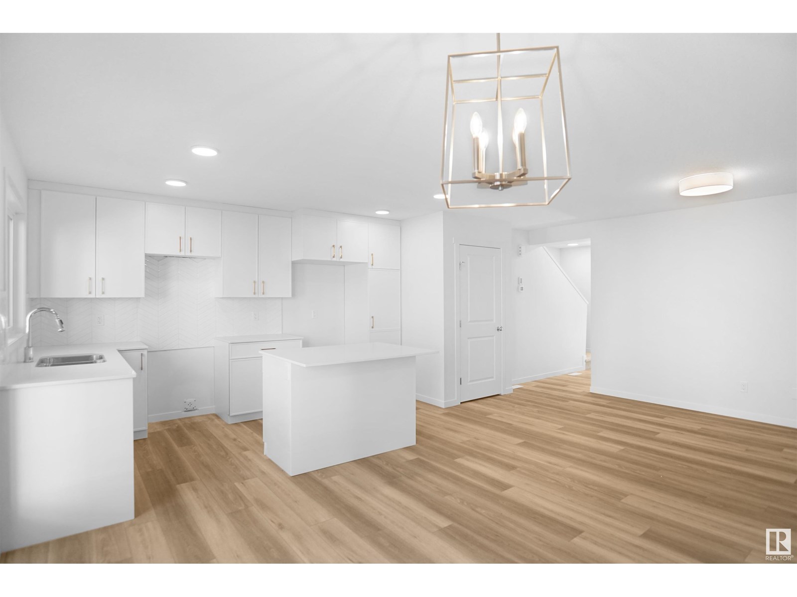 Photo 8 of 51 19904 31 Av Nw, Edmonton AB
