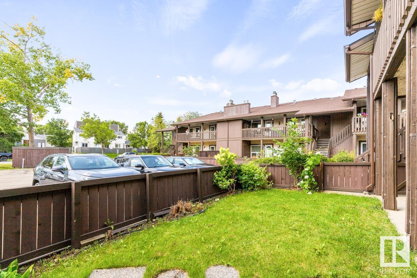 Photo 23 of 200 Surrey Gardens Gd Nw, Edmonton AB
