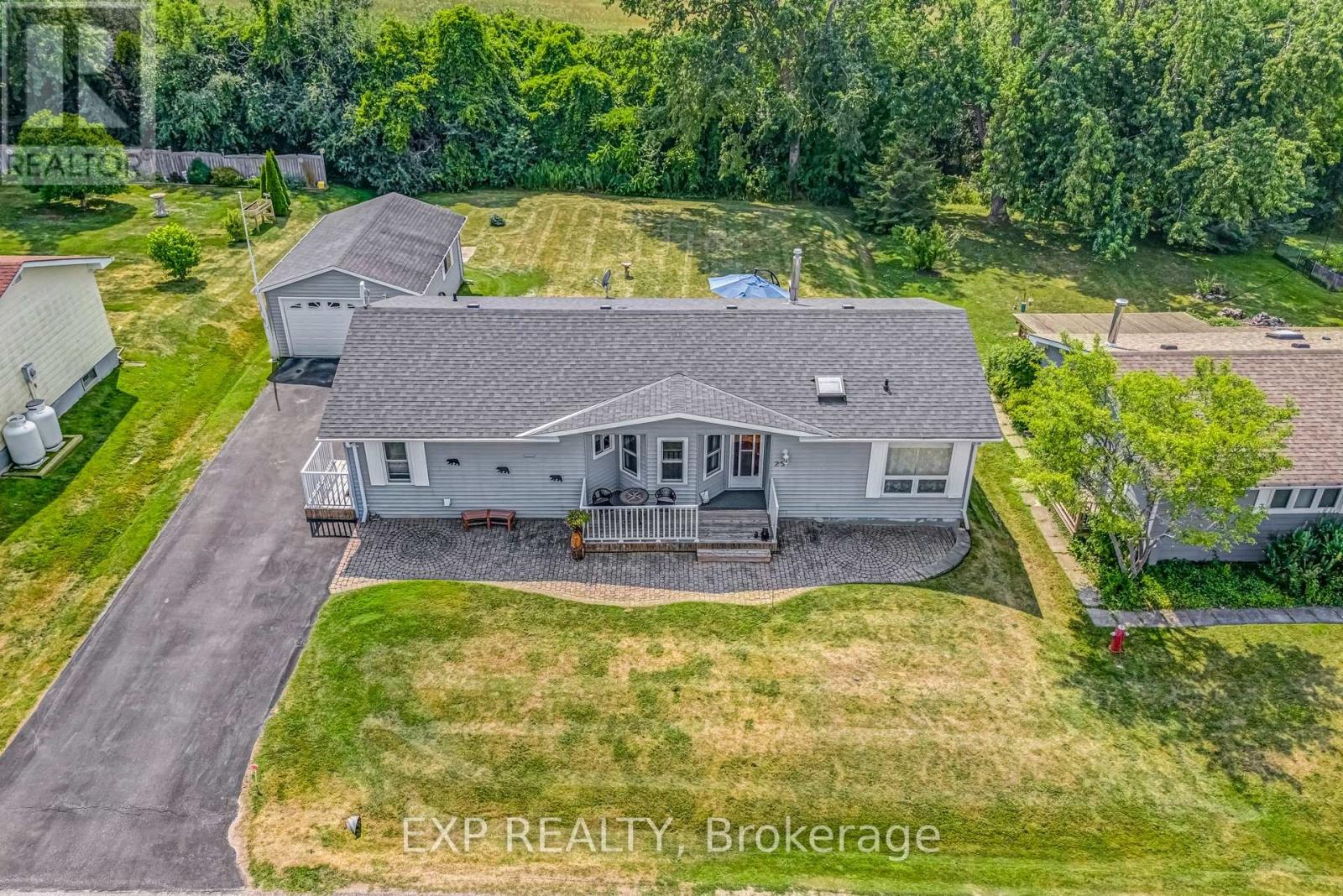 Photo 1 of 25 Juno Crescent, Georgina ON