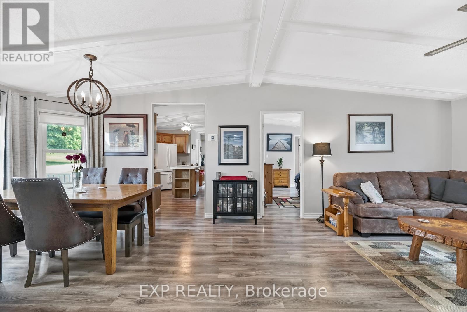 Photo 19 of 25 Juno Crescent, Georgina ON