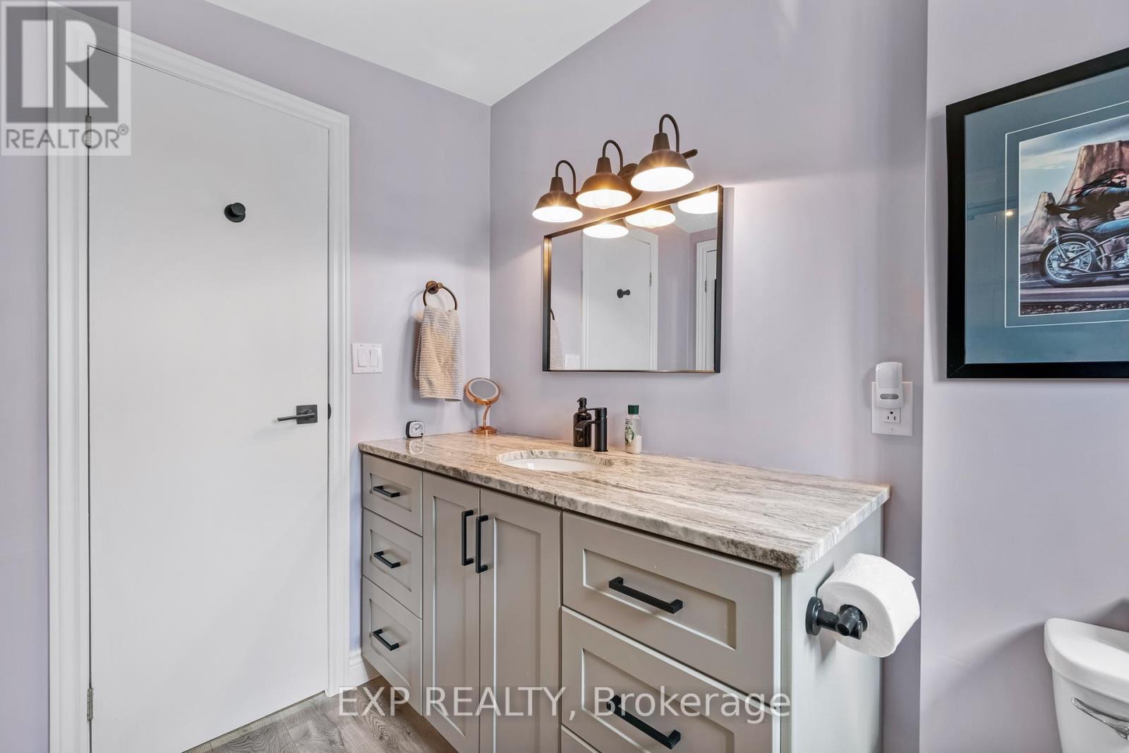 Photo 22 of 25 Juno Crescent, Georgina ON