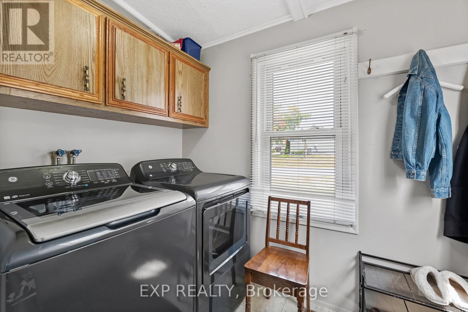 Photo 30 of 25 Juno Crescent, Georgina ON