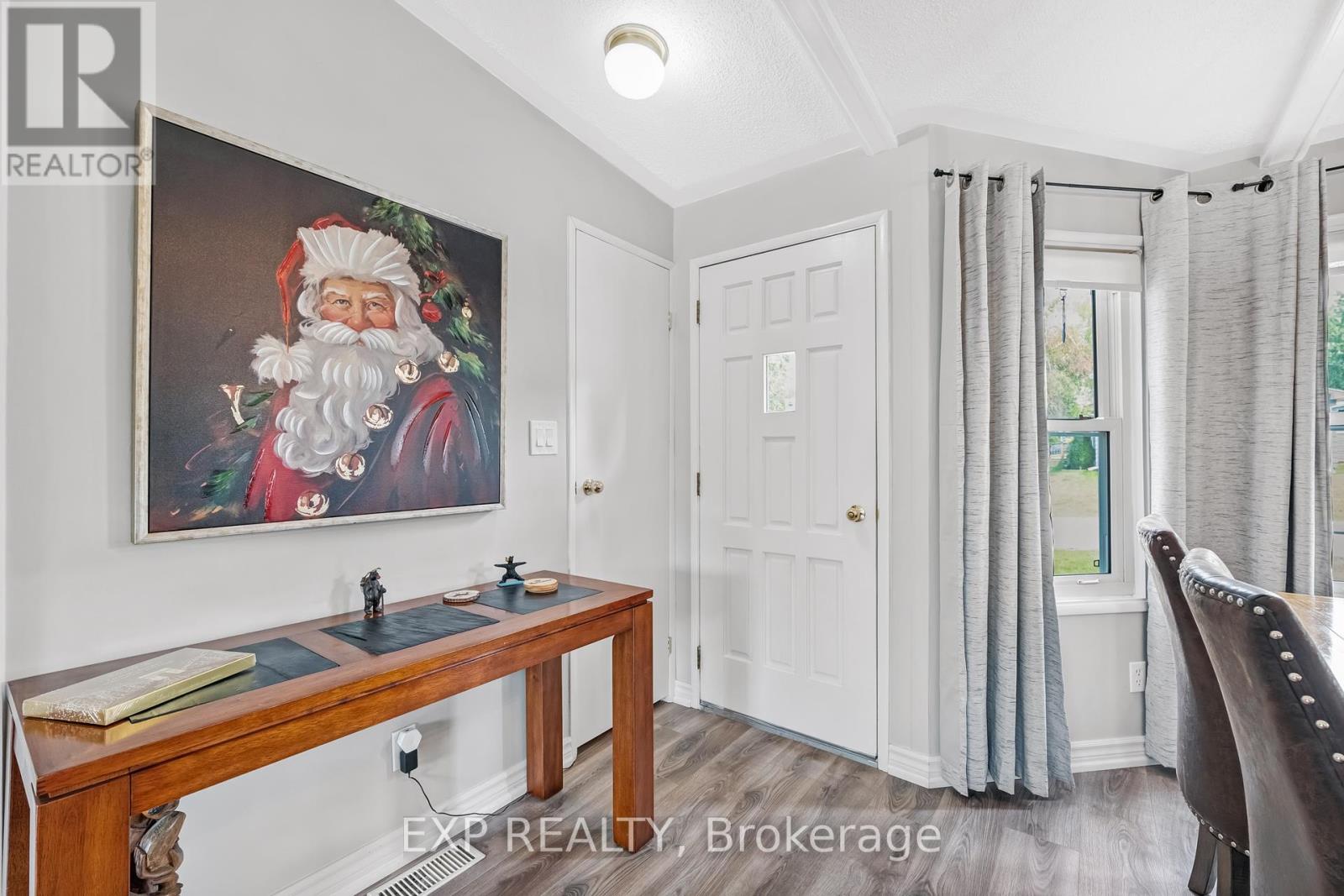 Photo 5 of 25 Juno Crescent, Georgina ON