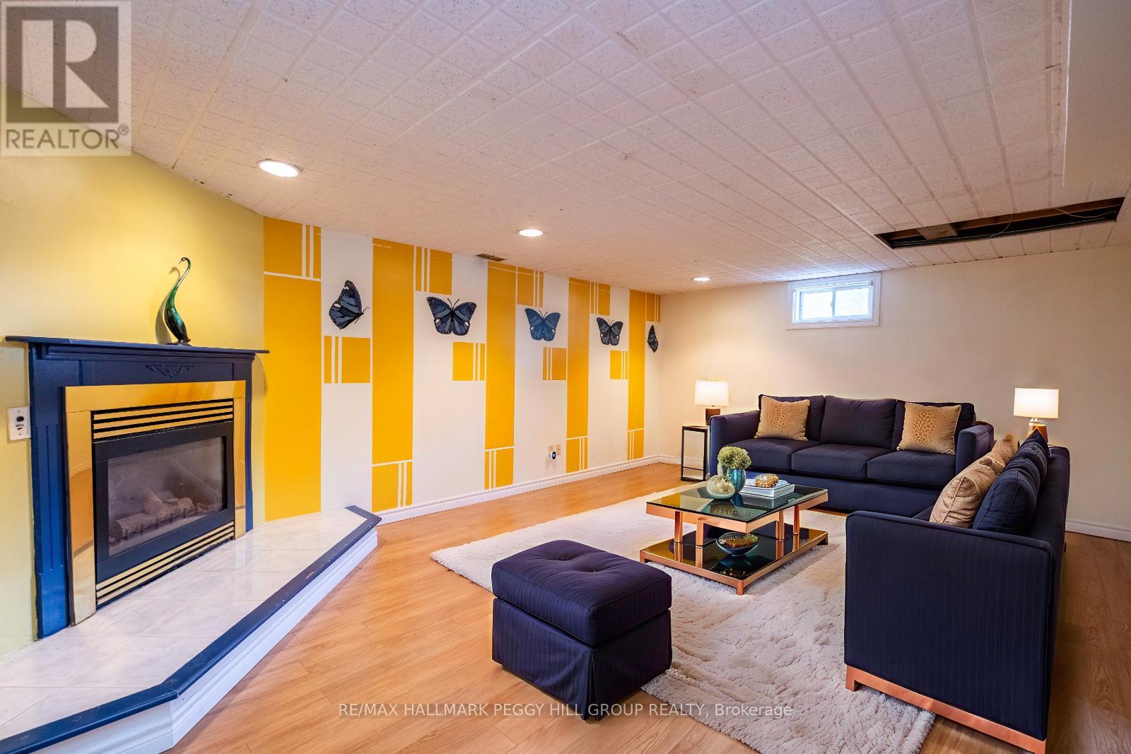 Photo 11 of 35 Ashburton Crescent, Essa ON