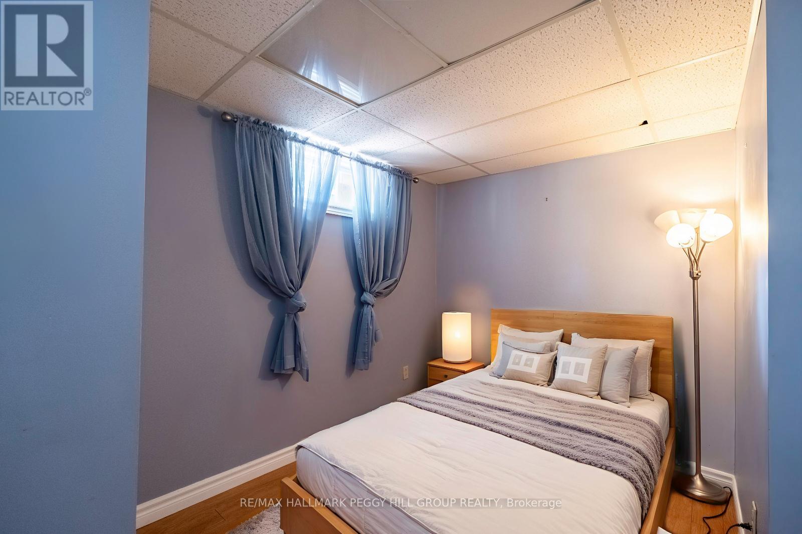 Photo 12 of 35 Ashburton Crescent, Essa ON