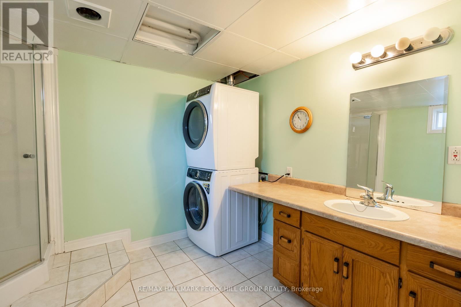 Photo 14 of 35 Ashburton Crescent, Essa ON