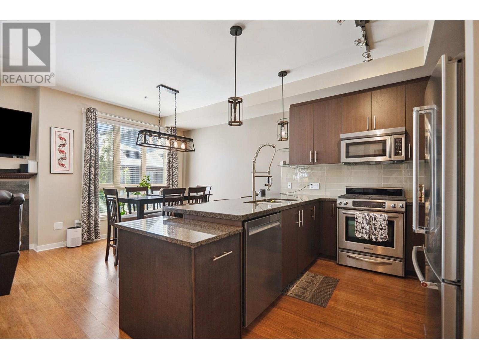 Photo 27 of 303 6077 London Road, Richmond BC
