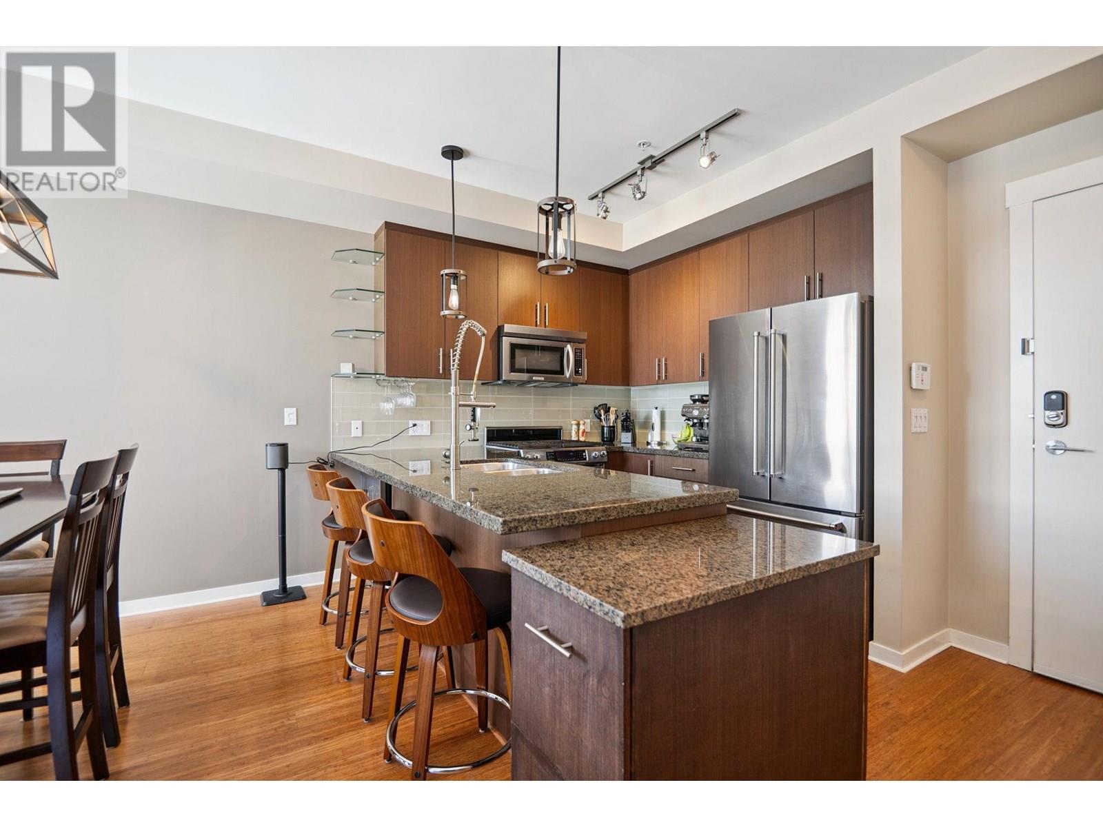 Photo 16 of 303 6077 London Road, Richmond BC